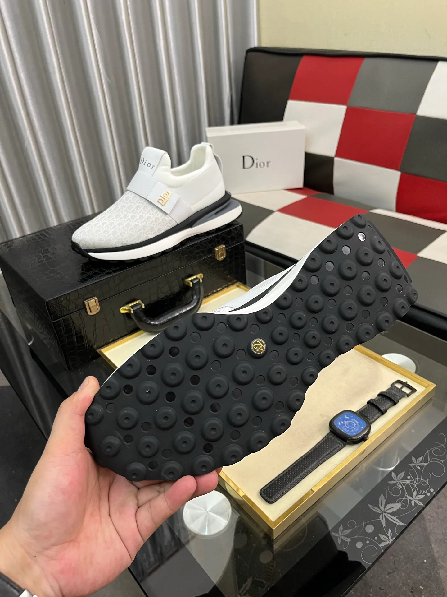 Men's Men's Shoes 💰458⌚️⌚️Dior [Dior] men's casual and trendy shoes are on the market! Strong British fashion style, the upper is made of nubuck leather with printed fabrics, comfortable pigskin lining, and original molded outsole. Designed by European and American masters, the perfect shape creates high quality, super versatile and very comfortable. High-end without losing taste, fashionable and novel! Code number: 38～442️⃣Colors available